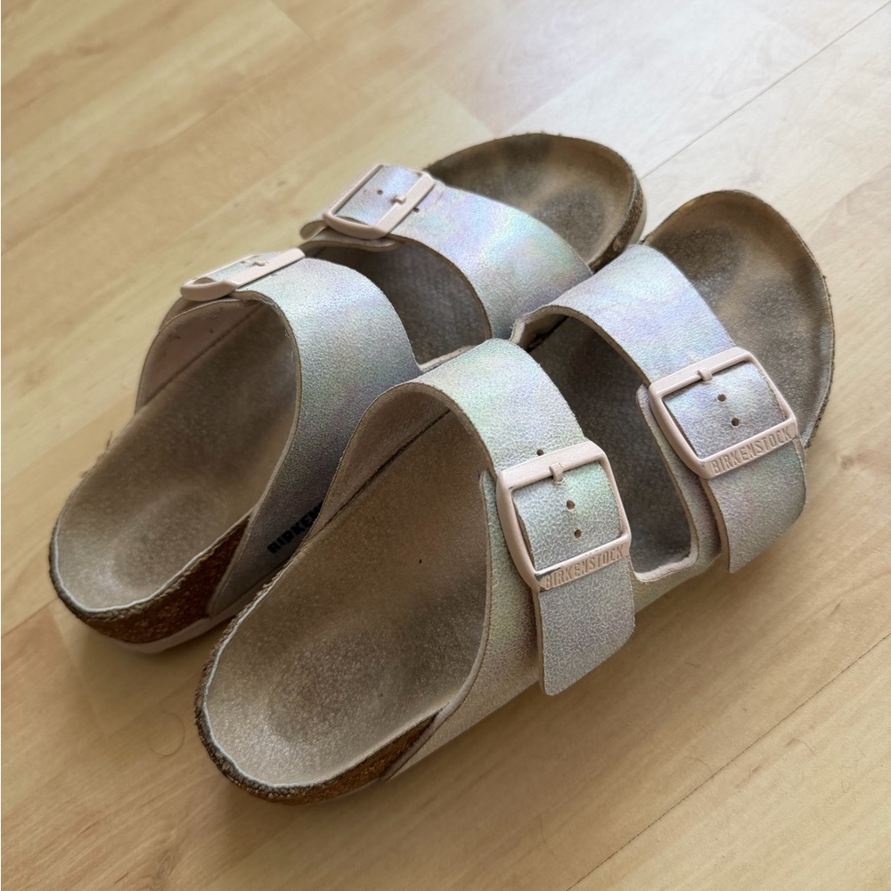 Birkenstock Arizona Vegan Microfiber Iridescent Light Rose Color